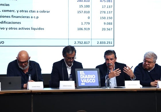 El Consejo del GBC ofrece explicaciones, este martes durante la junta.