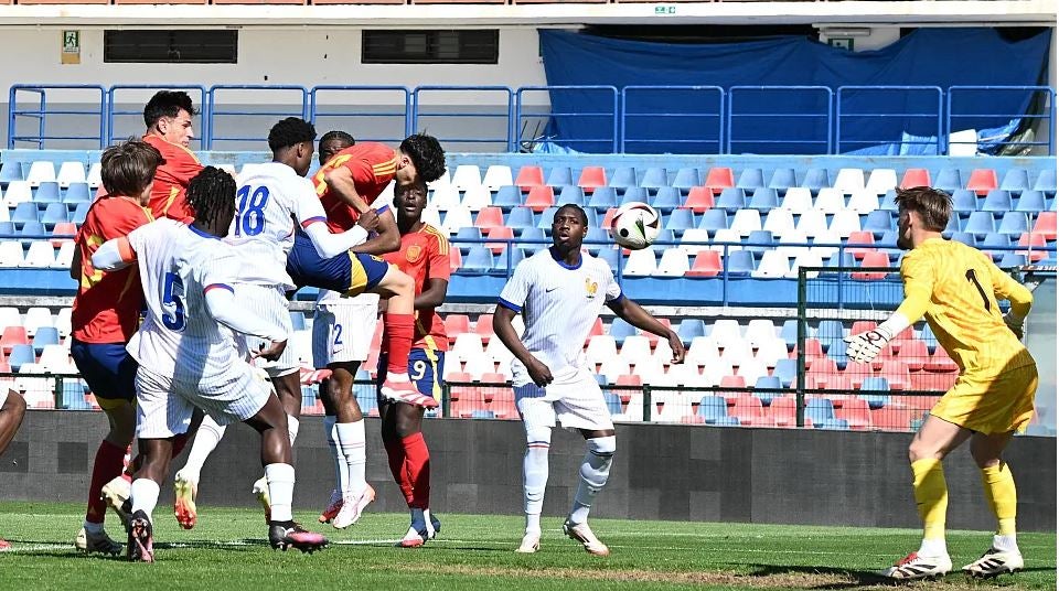 Jon Martín batió de esta manera a la selección gala
