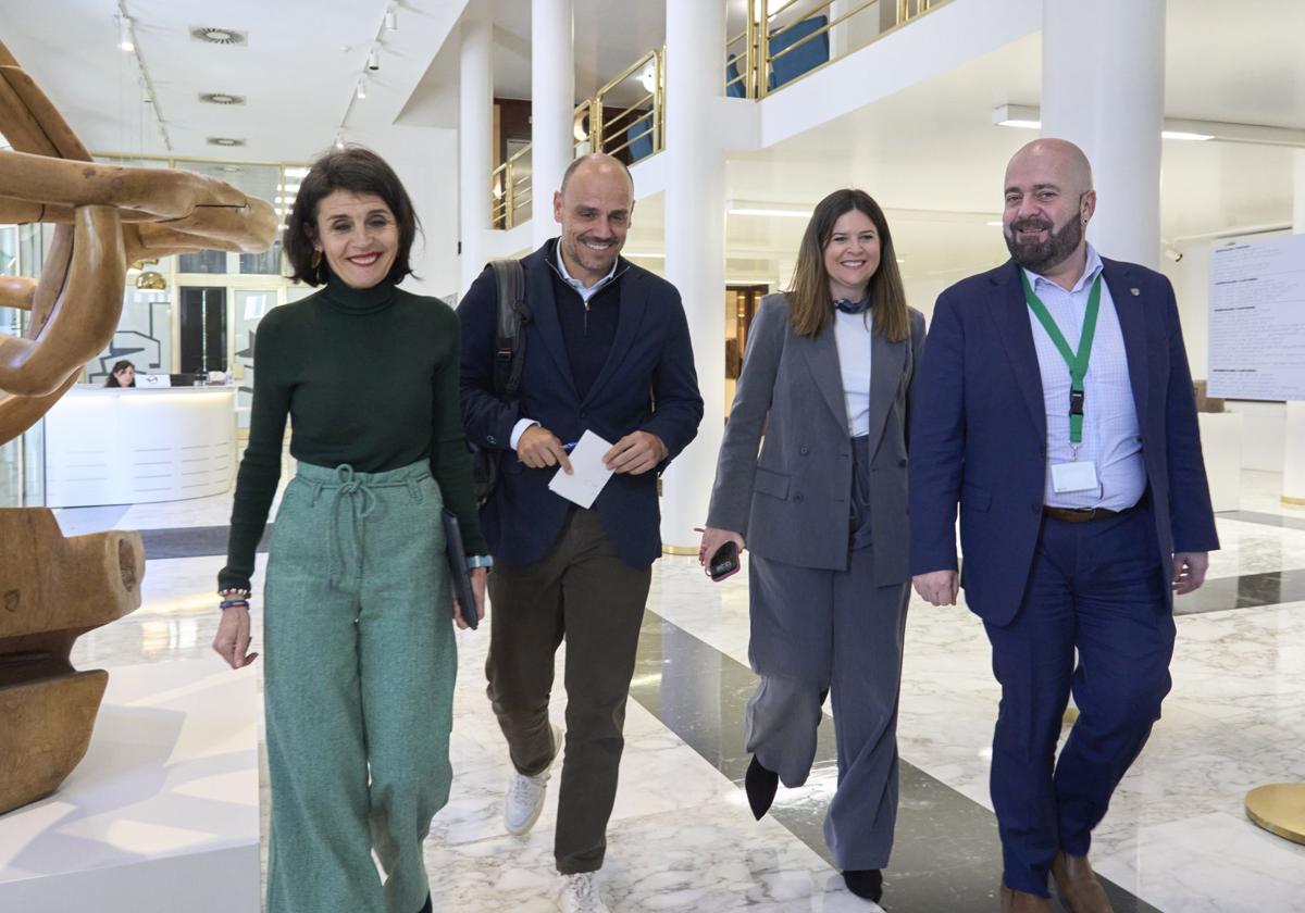 Euskadi y Canarias critican el «oportunismo político» de quienes utilizan al reparto de menores extranjeros para «empujar hacia los extremos»