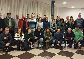 Representantes de los distintos clubes deportivos, autoridades y otros invitados al encuentro celebrado en Elorsoro.