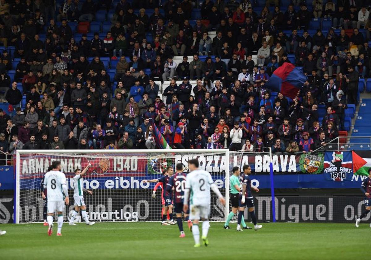 El 1x1 de los jugadores del Eibar ante el Huesca