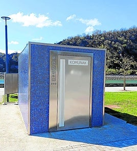 El baño se encuentra en marcha de nuevo para los usuarios.