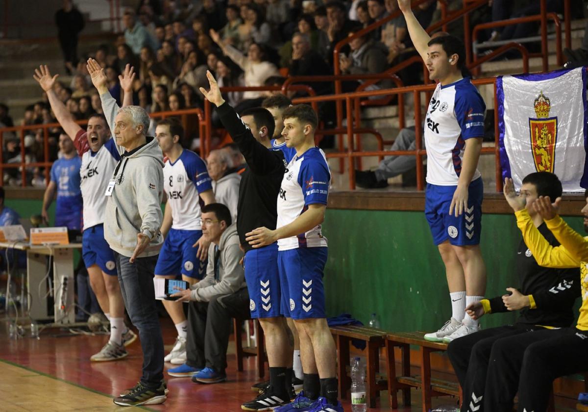 El Mek apura sus opciones de jugar la fase de ascenso tras ganar al Uharte