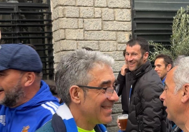 Agirretxe, entre la multitud realista