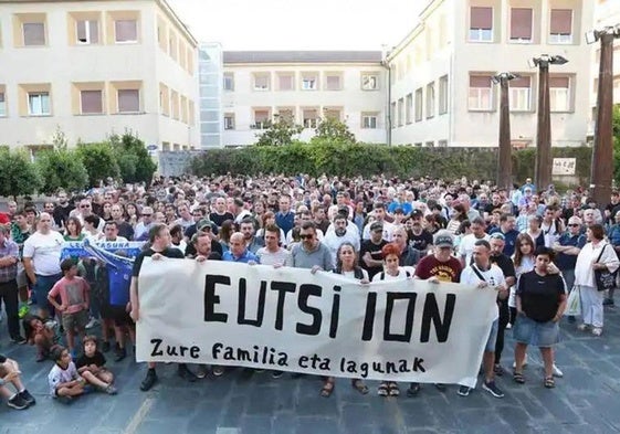 Concentración en apoyo a Ion Aranburu que se llevó a cabo en el Antiguo en 2023.
