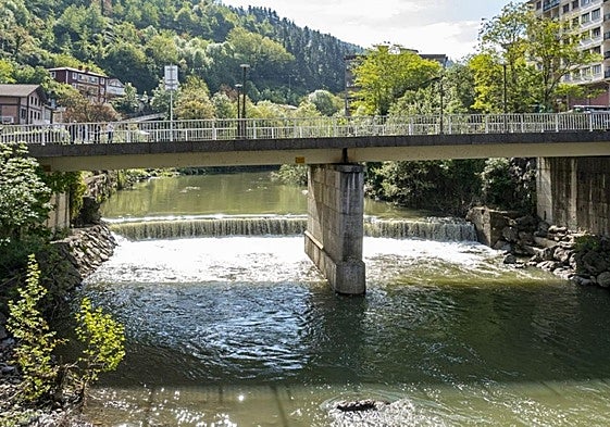 Gure Deba Ibaia pide la retirada del proyecto de permeabilización de las presas Olea y Zuloaga