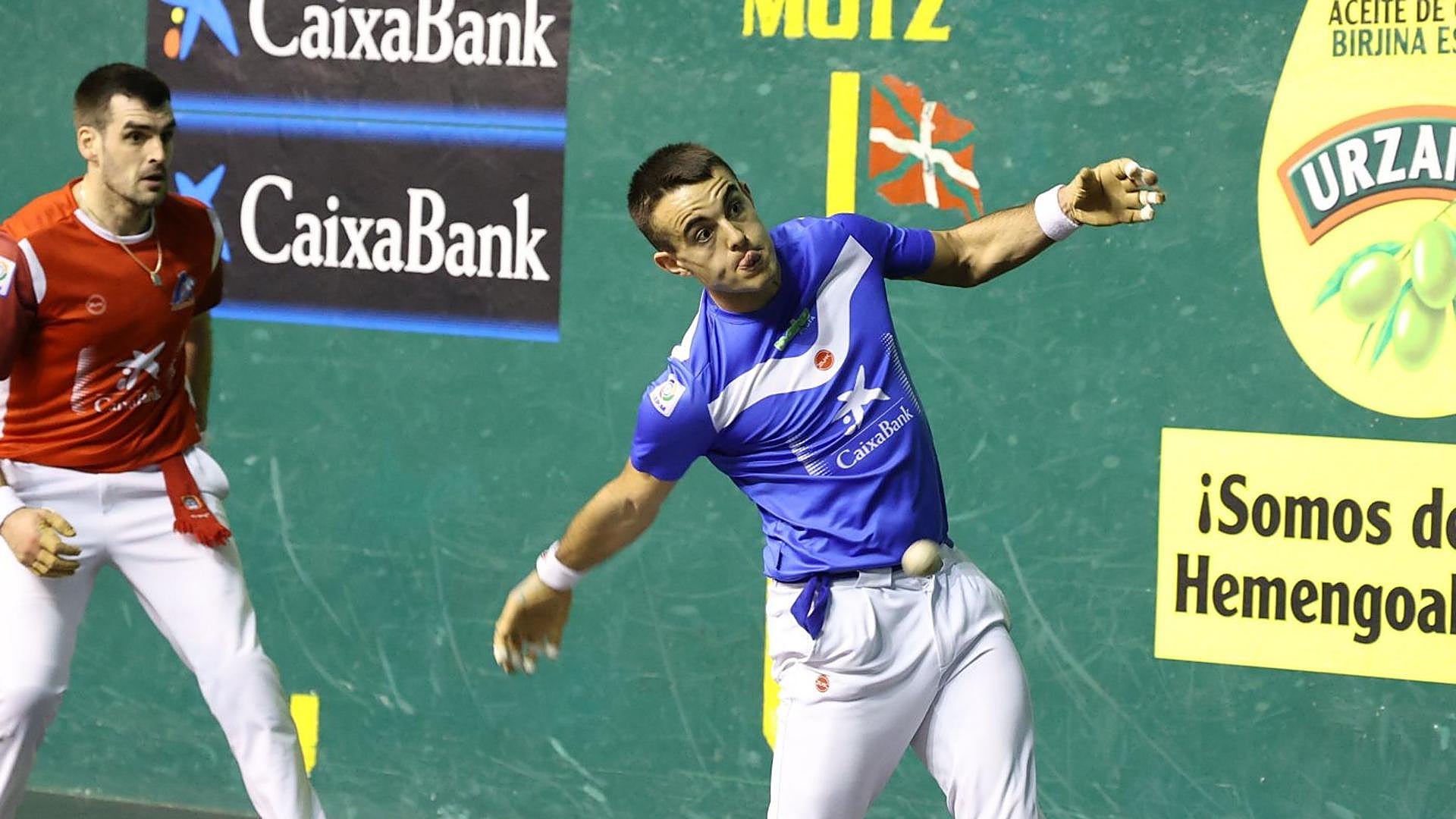 Larrazabal Defeats Ezkurdia in Pelota Duel