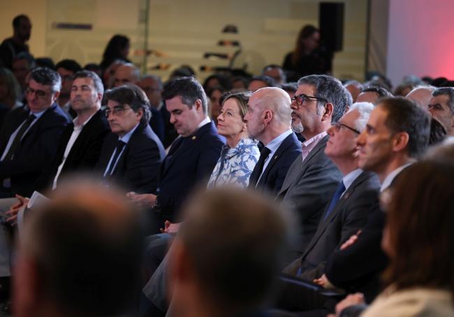 Asistentes a la gala de los Premios de la Cámara, con Mikel Jauregi, Eider Mendoza, Eneko Goia y José Ignacio Asensio en primera fila.