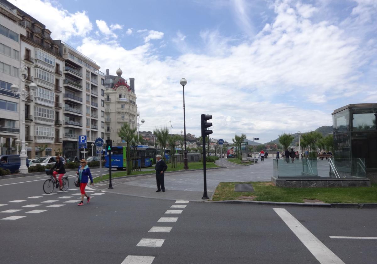 Plaza Cervantes, lugar de encuentro de donostiarras y foráneos