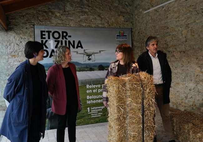 Momento de la presentación del plan.