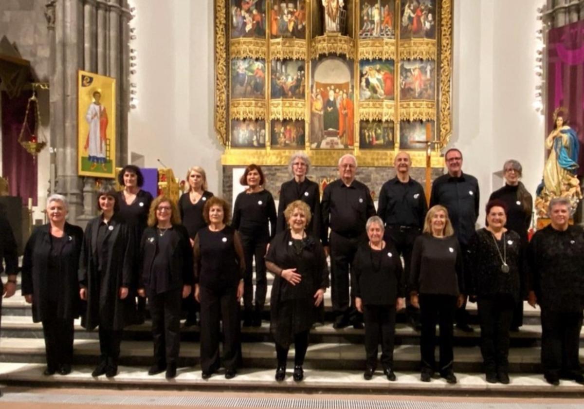 El nuevo coro EKOS de la Musika Eskola se presenta con el Orfeón de Debabarrena