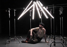 La pieza es el resultado de un minucioso trabajo de dramaturgia y puesta en escena.