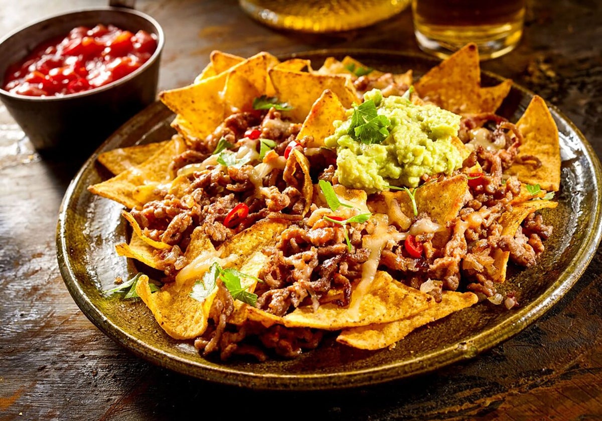 12 ingredientes y salsas infalibles para unos nachos de diez