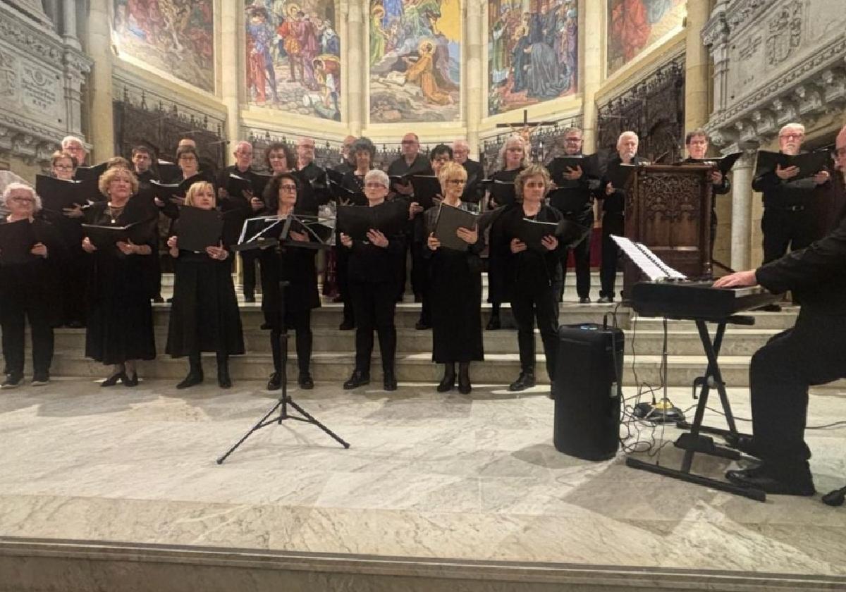 Exitoso concierto solidario de Ozenki Abesbatza en la capital donostiarra