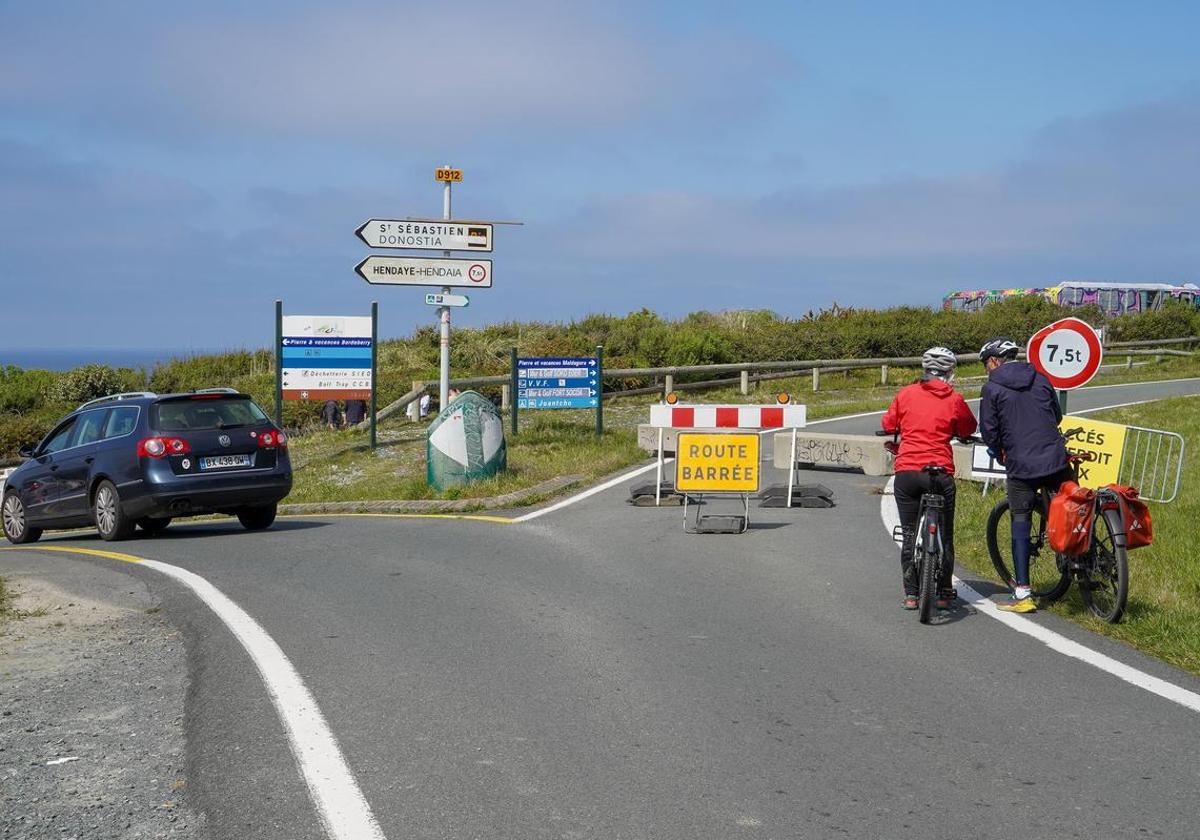 Un sensor alerta de movimiento en la Corniche y obliga a cerrar un tramo