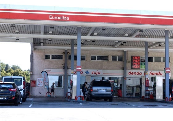 Imagen de una gasolinera guipuzcoana.