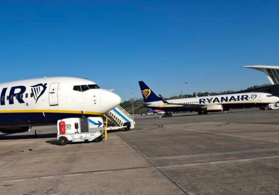 Desvío insólito de dos aviones: 12 minutos de «puente aéreo exprés» de Santander a Bilbao