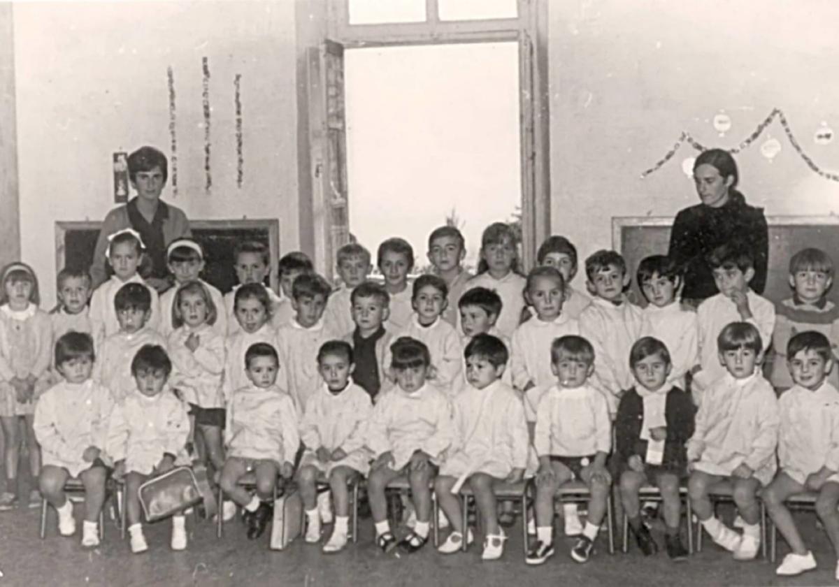 Herriko argazkien erakusketa ikusgai dago kultur etxeko sarreran