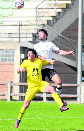 Aitor Andreano autor de los dos goles fente al Mutriku.