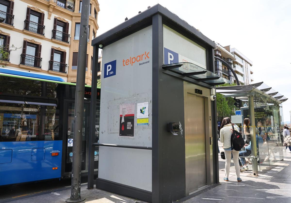El acceso peatonal de noche a los parkings del Boulevard y Okendo solo se permitirá con ticket