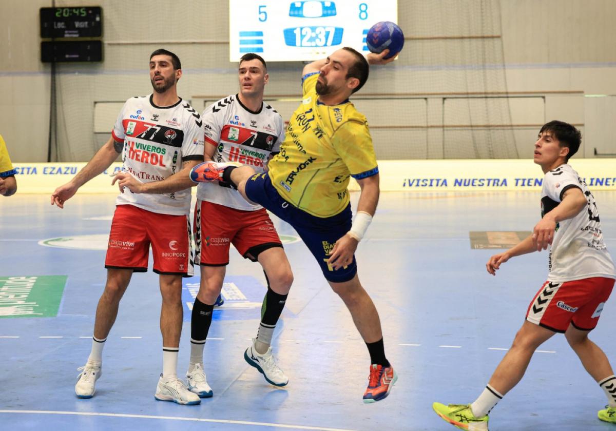 El Irudek Bidasoa Irun enlaza dos partidos en un viaje de cinco días