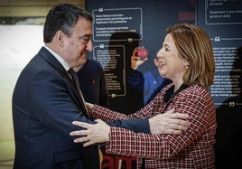 El líder del PNV, Aitor Esteban, recibe en Sabin Etxea a la presidenta de Confebask, Tamara Yagüe