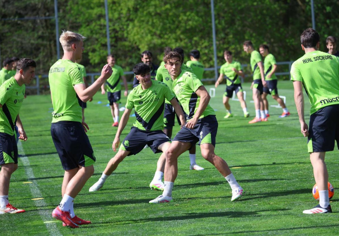 Indignación en la Real: sanción de cuatro partidos a Goti por el mismo comité que castigó con sólo uno a Mbappé