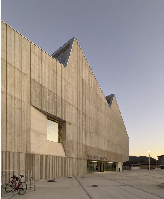 magen exterior del polideportivo de Altza de Donostia.