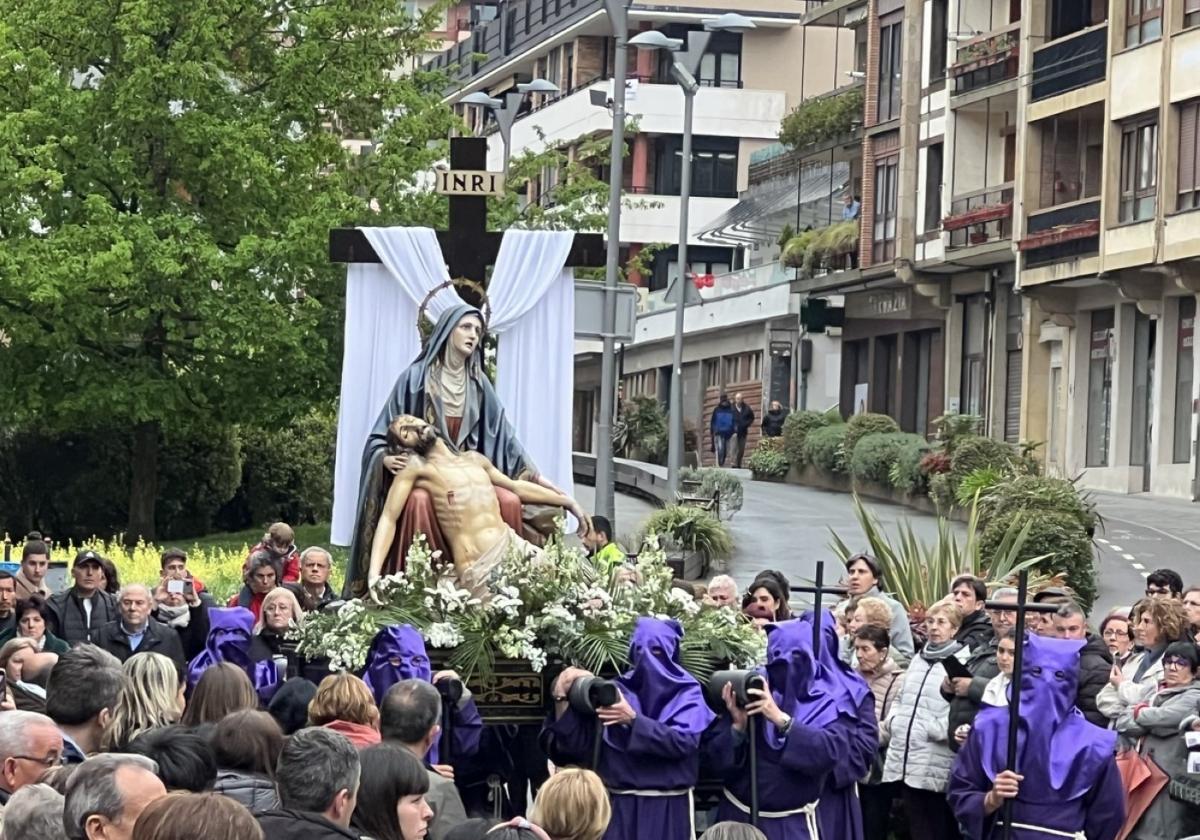 Imagen de la procesión de La Pasión, celebrada el domingo en Legazpi con nueve tronos en su haber.