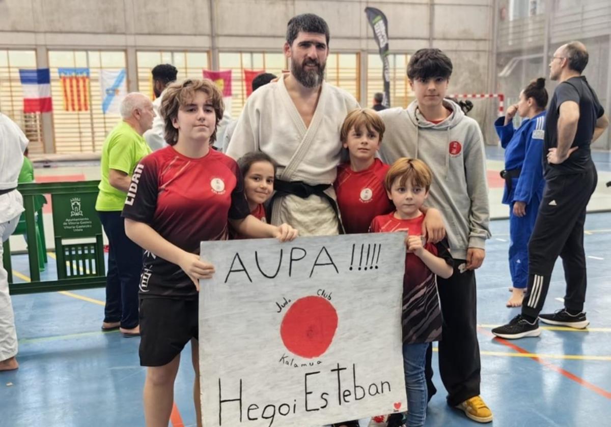 Hegoi Esteban se estrena en la Copa de Veteranos con un valiente papel