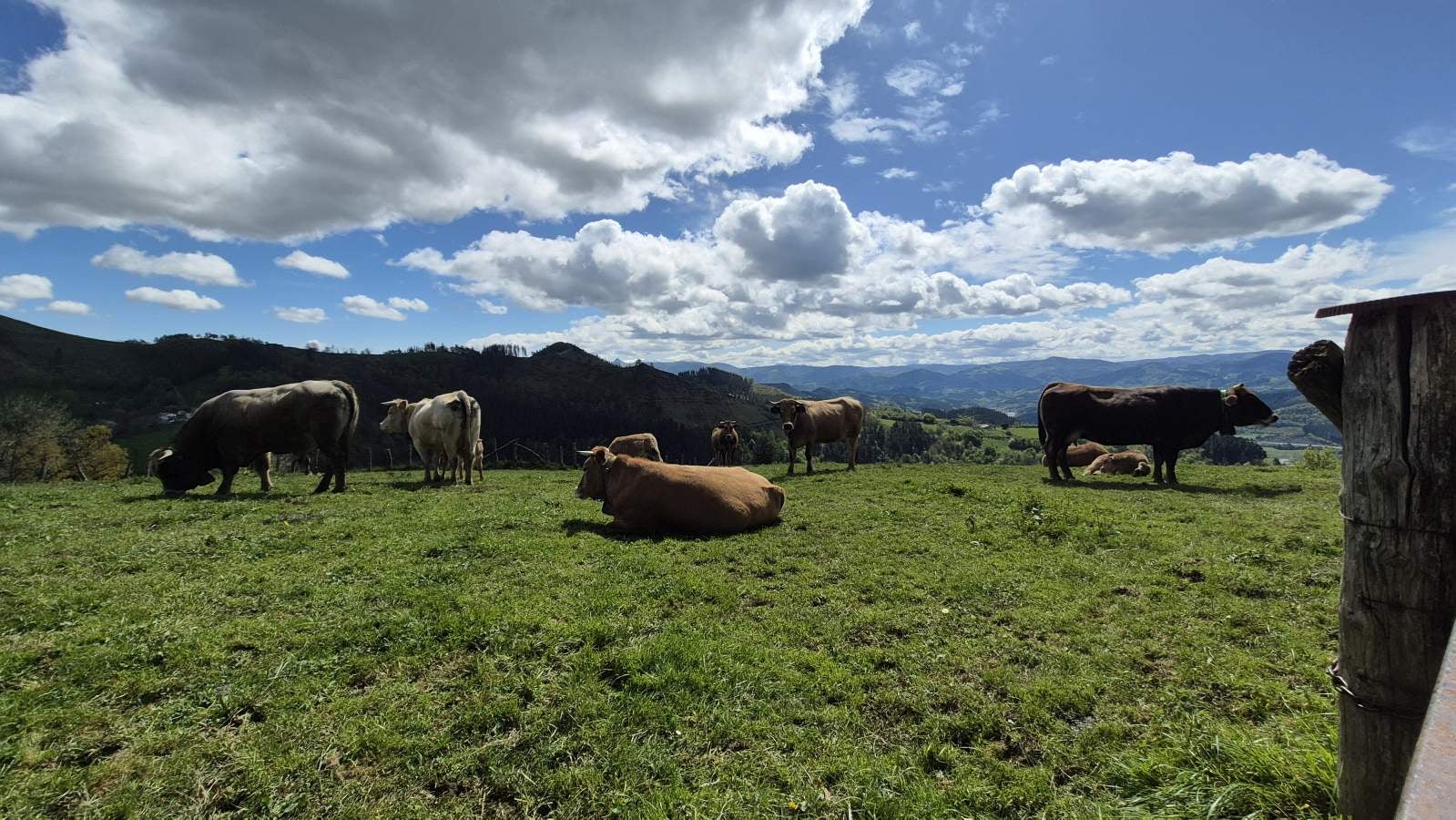 Las impresionantes vistas desde la cruz de Izazpi