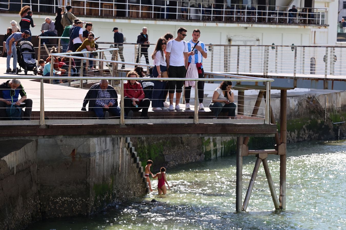 Ni un alfiler en el paseo de La Concha