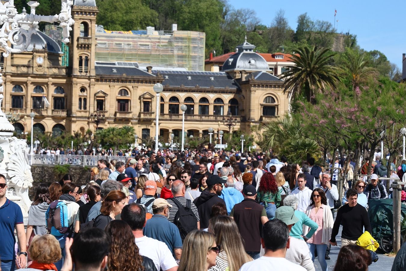 Ni un alfiler en el paseo de La Concha