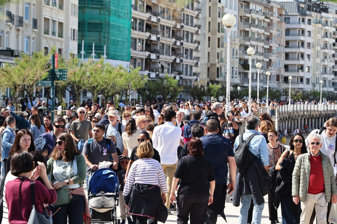 Ni un alfiler en el paseo de La Concha