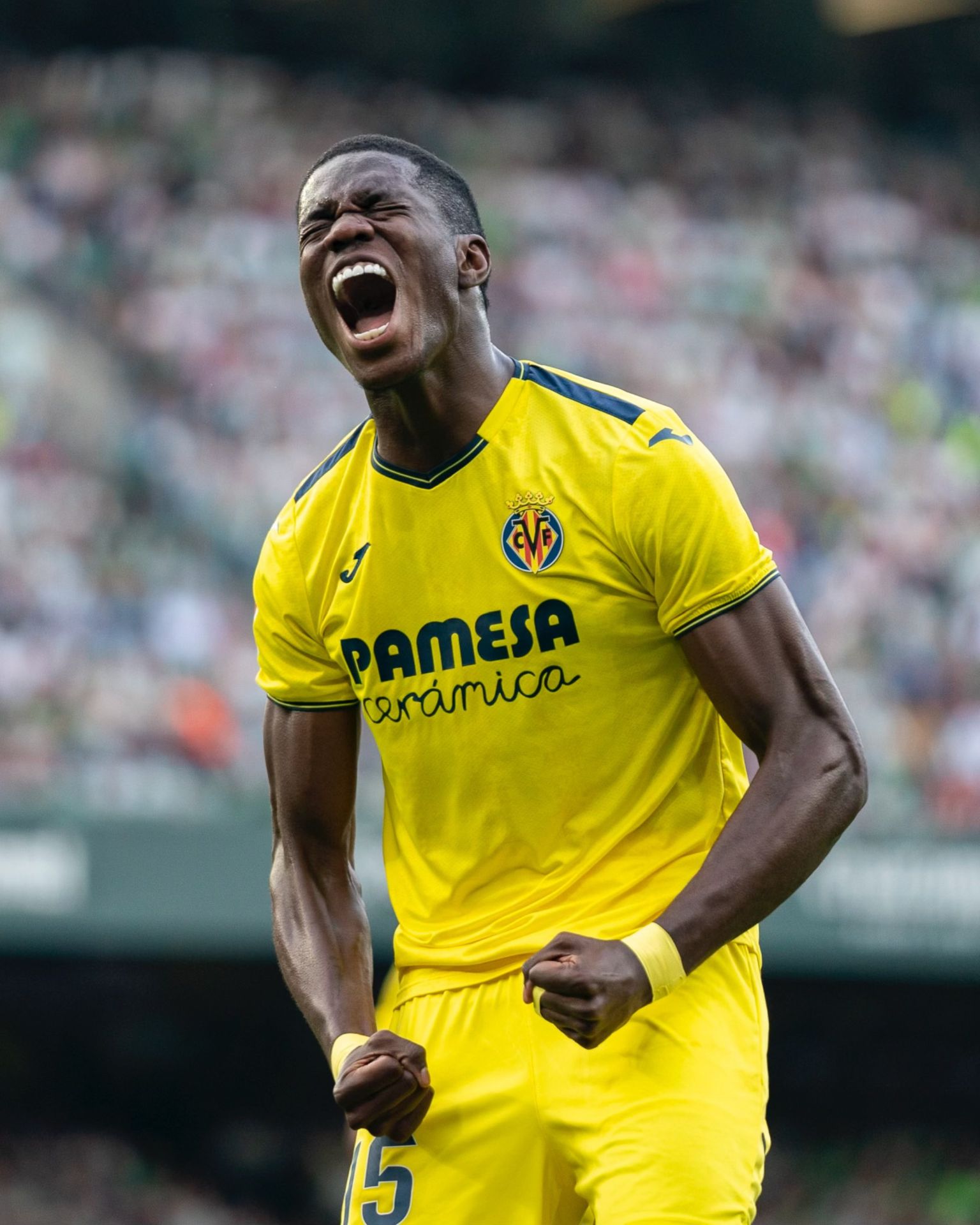 Bary celebra un gol con el Villarreal