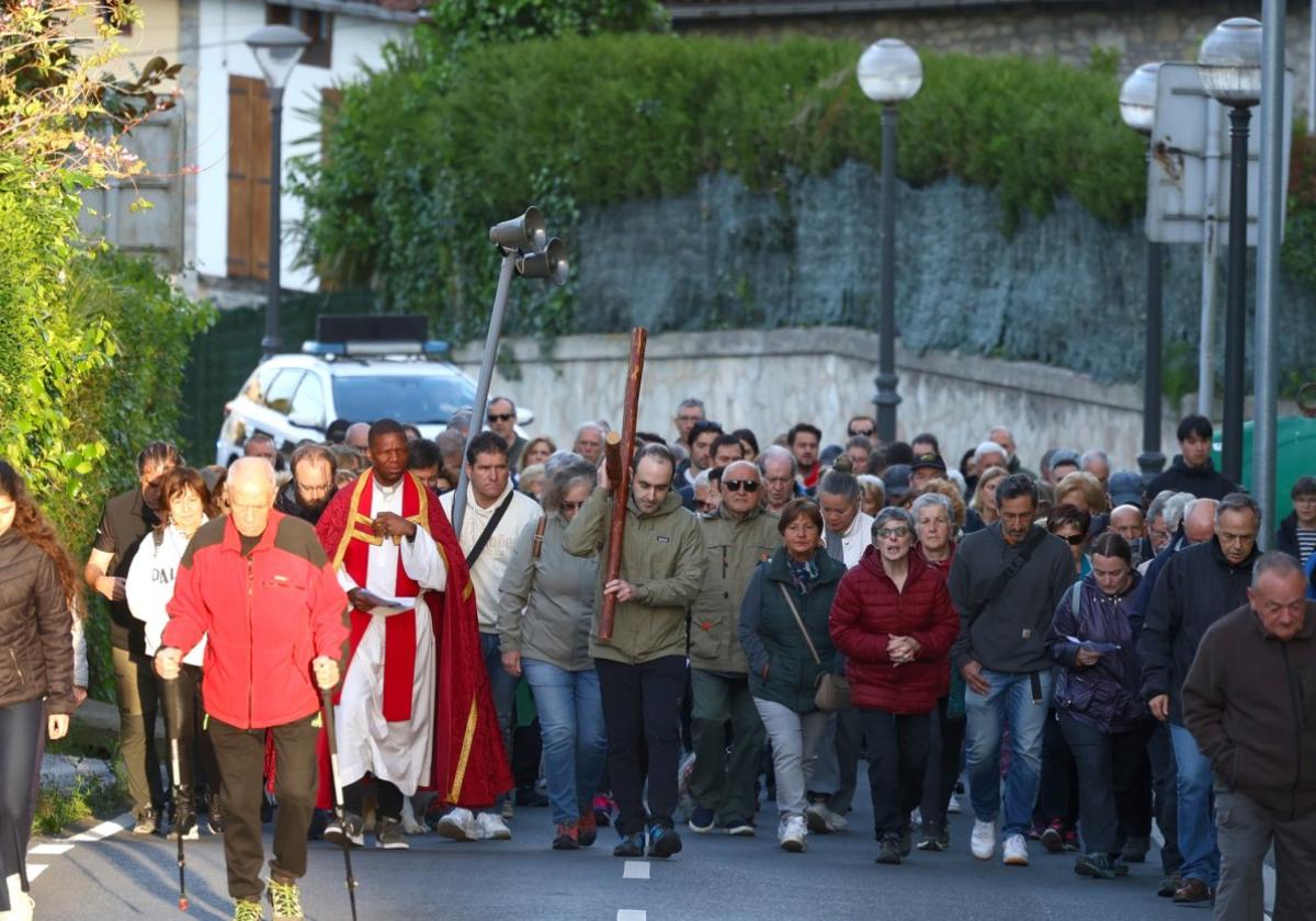 Buen sol para el Vía Crucis a San Marcial