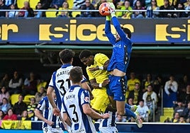 El once inicial de la Real Sociedad ante el Villarreal.