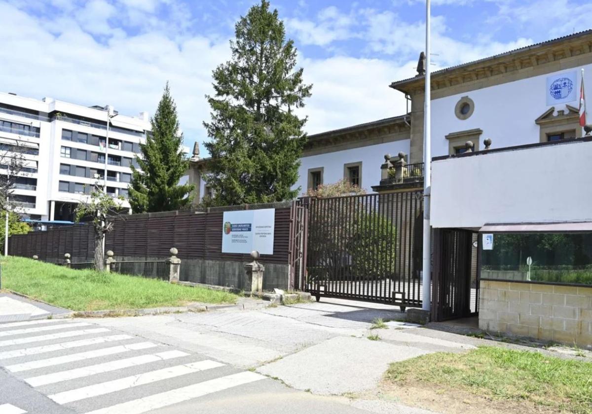 Detenido por lanzar droga desde la calle al interior de la cárcel de Martutene