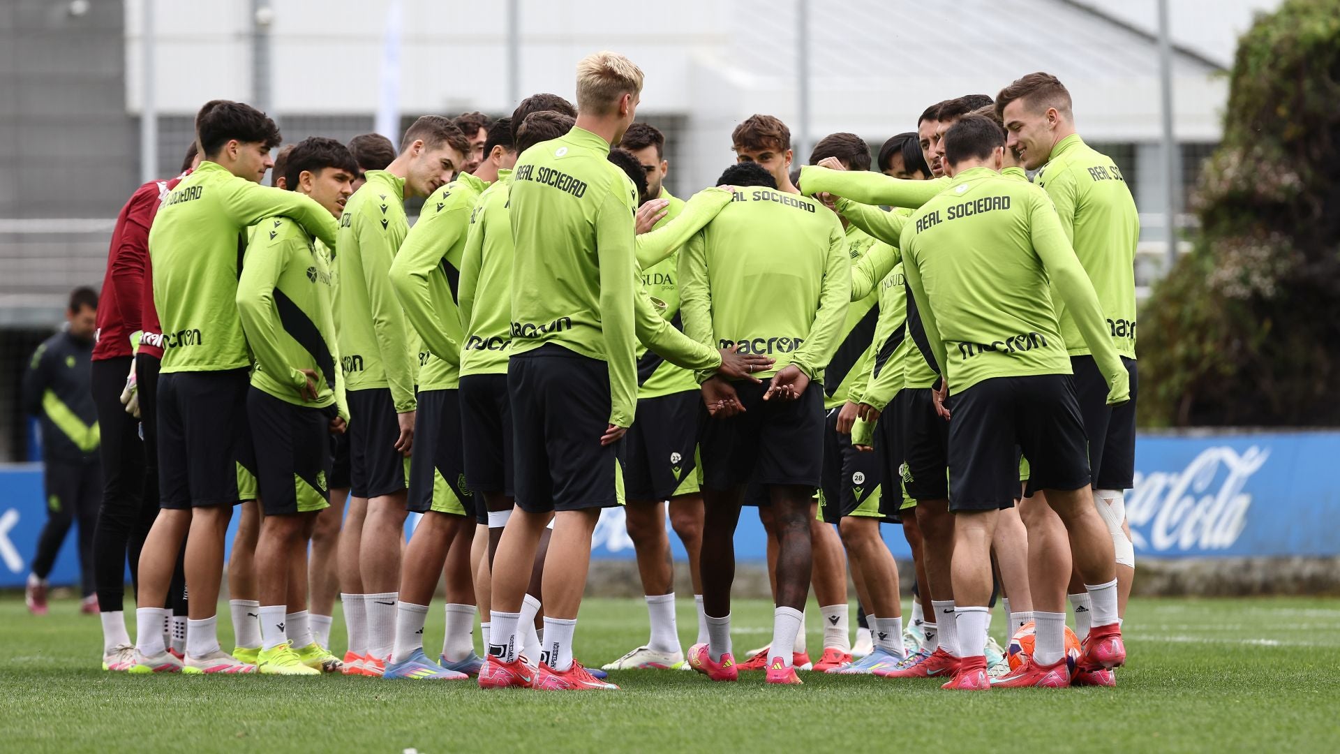 Nuevas caras e ilusiones antes del duelo de Mendizorrotza