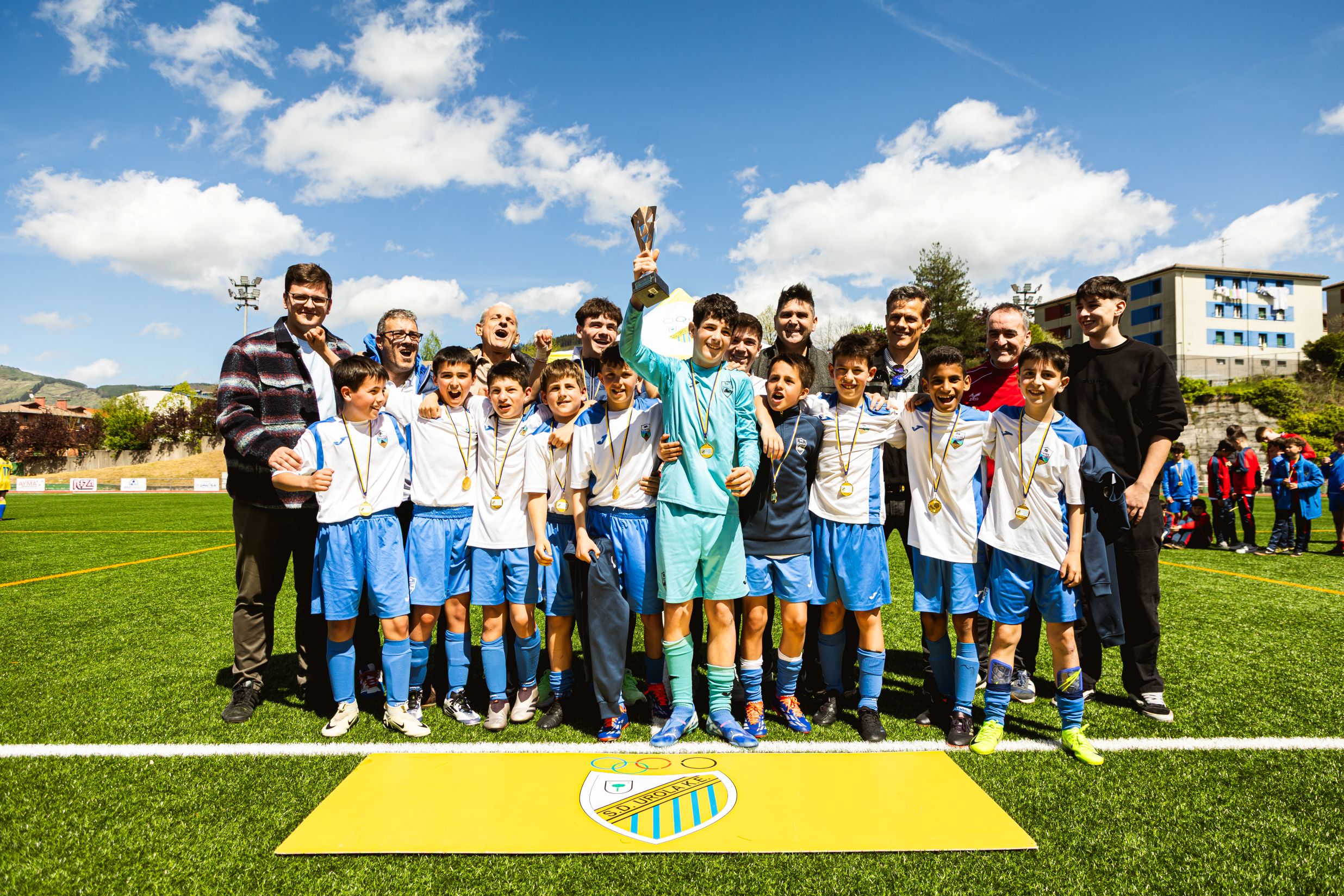 La Real, ganadora femenina y masculina del Memorial Txugi