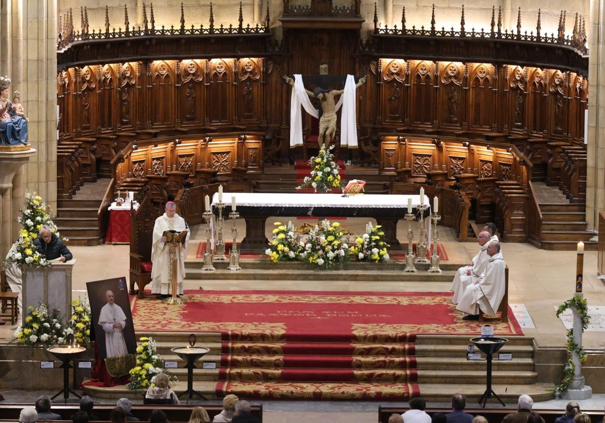 Misa en el Buen Pastor este pasado lunes tras el fallecimiento del Papa Francisco.