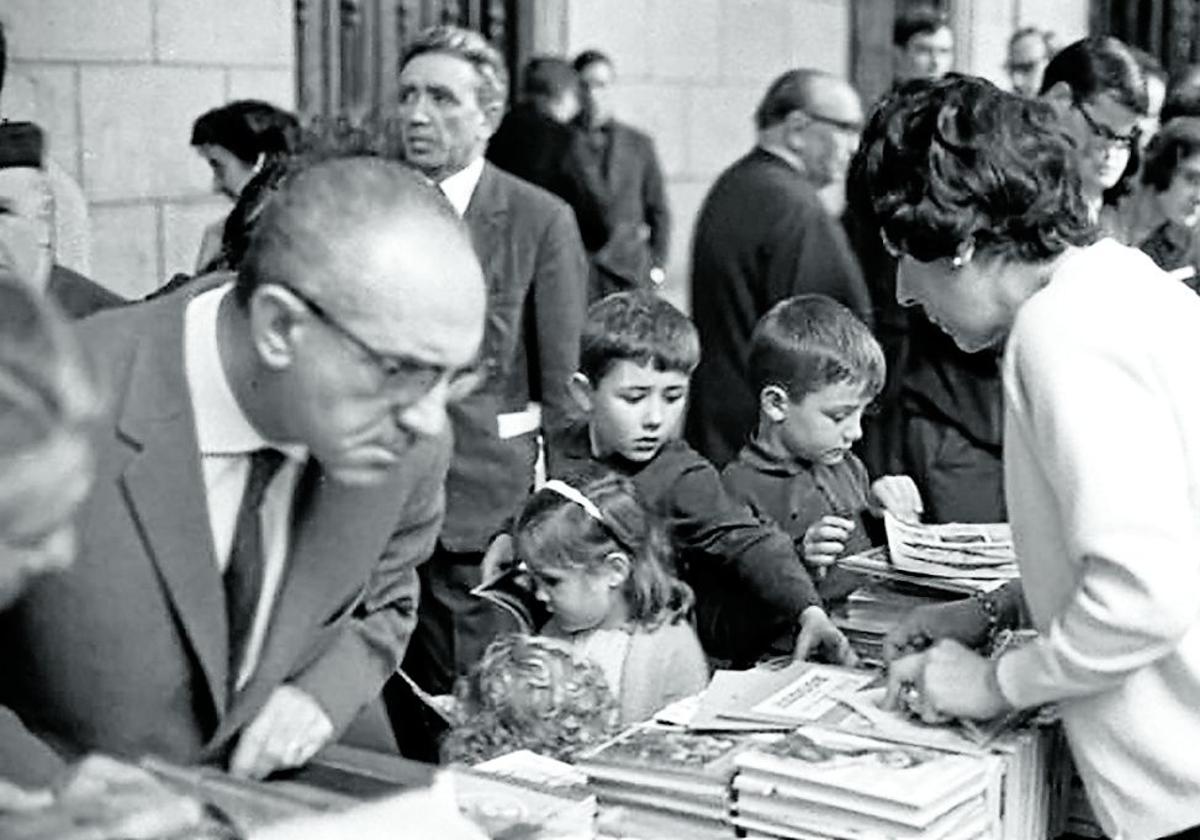 1965 | Seiscientos lotes de libros, regalados