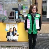 María Jesús, vendedora de la ONCE que repartió cuatro premio de 20.000 euros cada uno en su quiosco de San Sebastián.