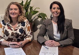 La alcaldesa Maider Morras y la diputada foral Azahara Domínguez.