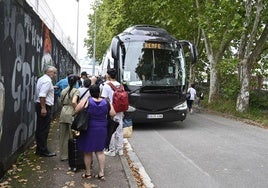Renfe cubrirá con 311 autobuses el corte del 1 al 4 de mayo entre Irun y Lezo-Errenteria