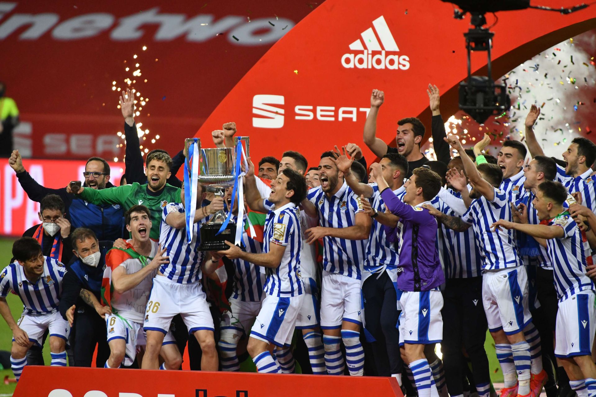 Imagen principal - La gloria está en Sevilla