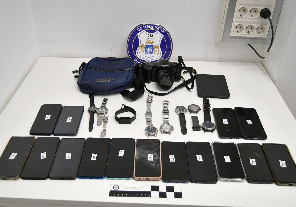 Detenido de nuevo en Donostia un ladrón reincidente con un botín lleno móviles y speed