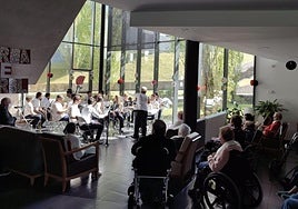 Desde poco antes de la pandemia la Banda se acerca todos los años a la residencia Caser Betharram.