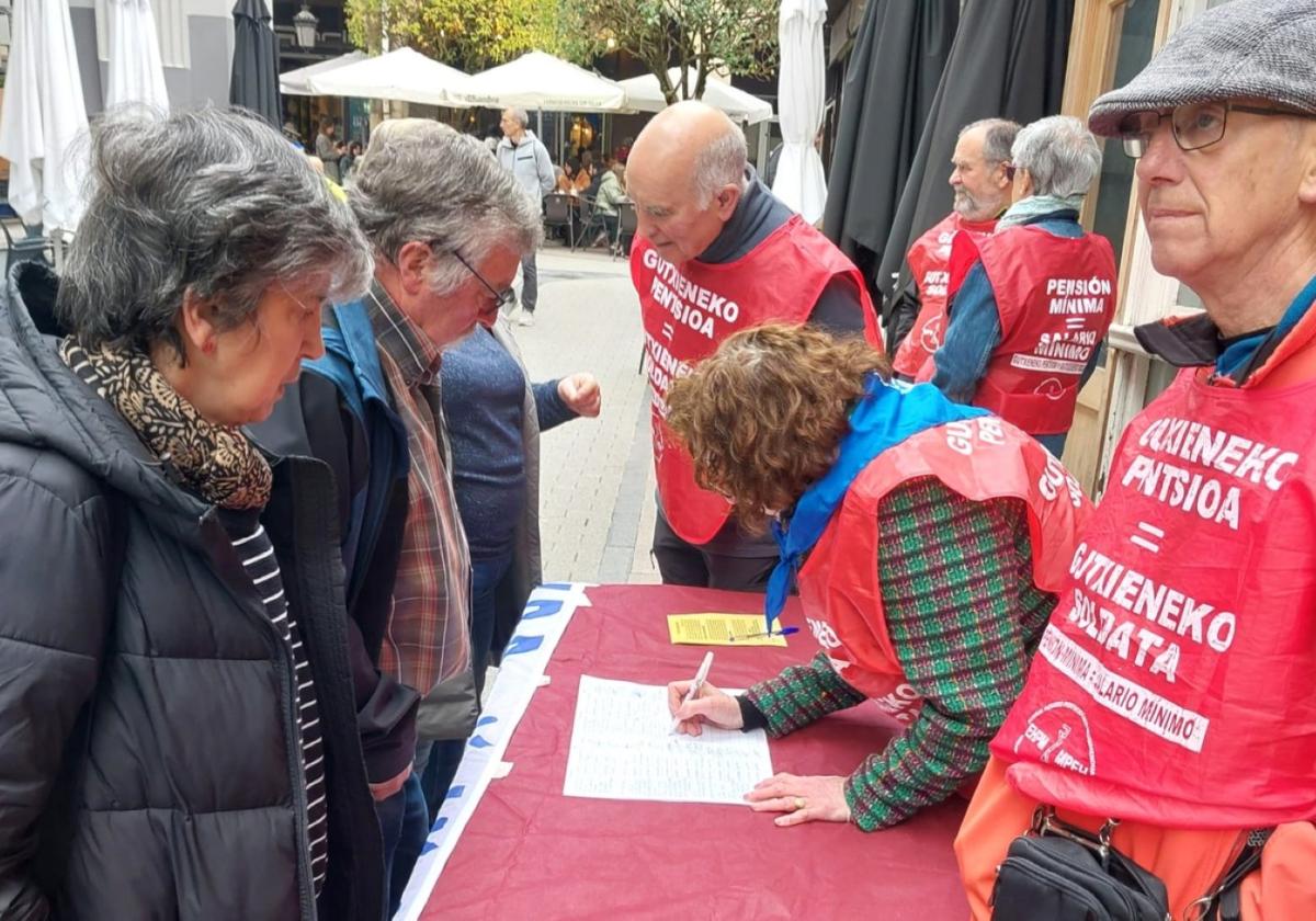 Recogida de firmas del movimiento de pensionistas