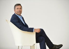 El diputado foral de Promoción Económica y Proyectos Estratégicos, Unai Andueza, en el edificio central del Parque tecnológico de Miramon.